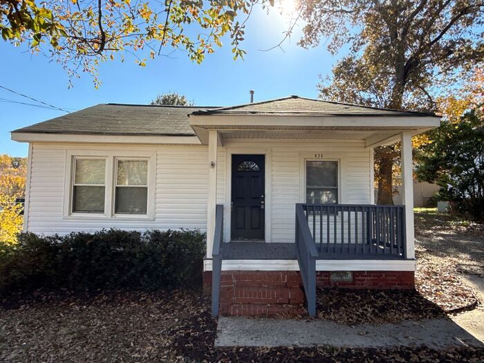 825 Cason St in Mount Holly, NC - Building Photo