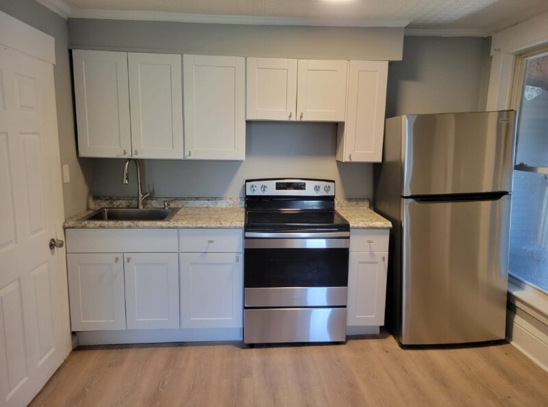 427 Hanover St in Manchester, NH - Building Photo