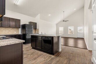 404 Pentire Way in Hutto, TX - Building Photo - Building Photo