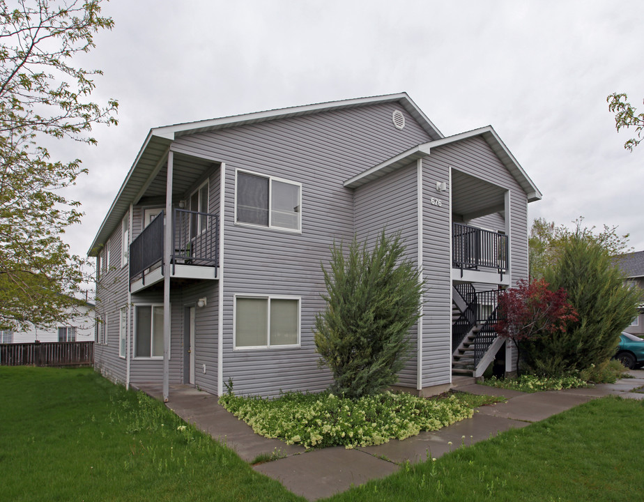 676 Paradise Pl in Twin Falls, ID - Foto de edificio