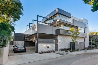 2251 Maravilla Dr in Los Angeles, CA - Building Photo - Building Photo