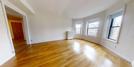 1121 Commonwealth Ave, Unit 8 in Boston, MA - Foto de edificio - Building Photo