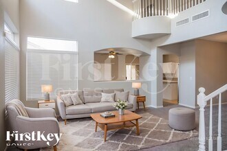 7987 Sky Birch Ct in Las Vegas, NV - Foto de edificio - Building Photo