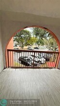 10257 NW 9th St in Miami, FL - Building Photo - Building Photo