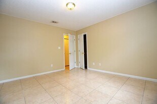 6000 Susan Cir in Valdosta, GA - Building Photo