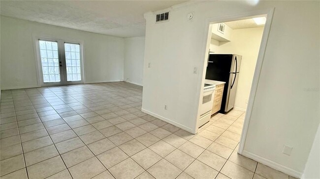 415 Wymore Rd in Altamonte Springs, FL - Building Photo - Building Photo