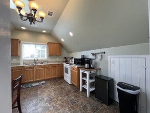 1643 Azalea Ave in Mckinleyville, CA - Building Photo - Building Photo