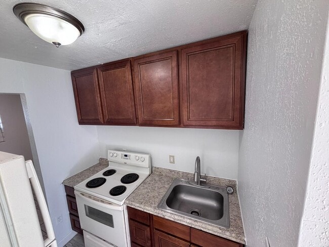 2139 Washington St NE in Palm Bay, FL - Building Photo - Building Photo