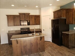 325 N Red Stone Rd in Washington, UT - Building Photo - Building Photo