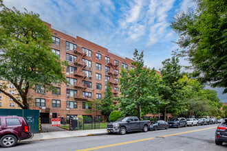 The Gentry Apartments in Brooklyn, NY - Foto de edificio - Building Photo