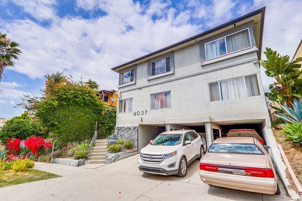 Stylish Mid-Century Building in West Adams in Los Angeles, CA - Foto de edificio