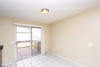 28 Autumn Ln in Streamwood, IL - Foto de edificio - Building Photo