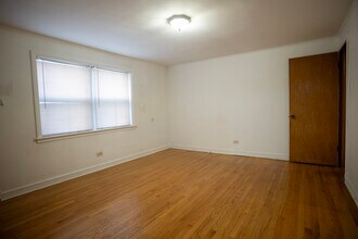 7228 S Phillips Ave in Chicago, IL - Building Photo - Building Photo