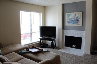 2390 E Fremont Ave, Unit D in Centennial, CO - Building Photo - Building Photo