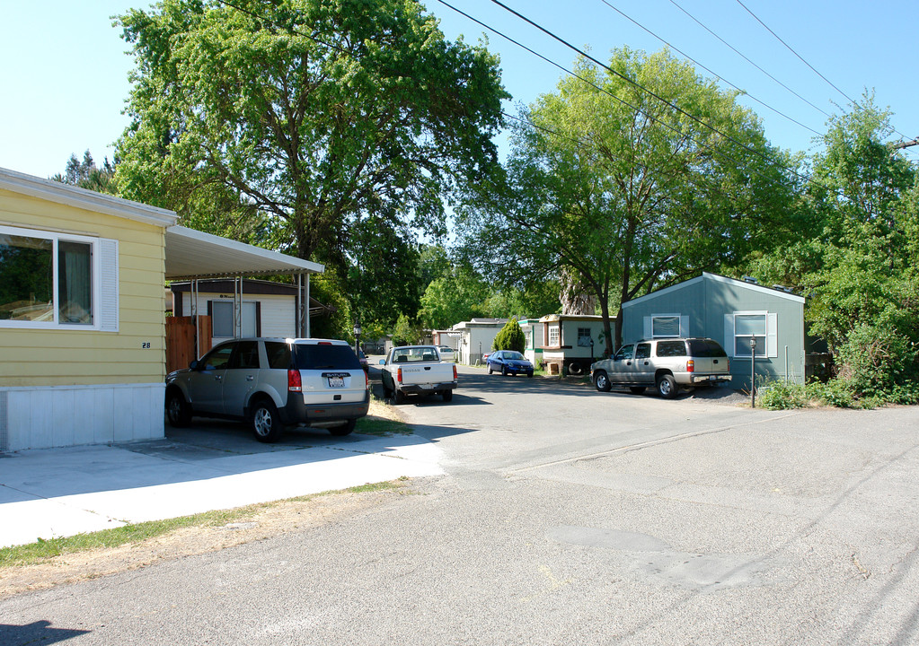 5503-5505 Old Redwood Hwy in Santa Rosa, CA - Building Photo