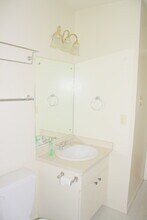 8101 Stillwood Ln in Austin, TX - Building Photo - Building Photo