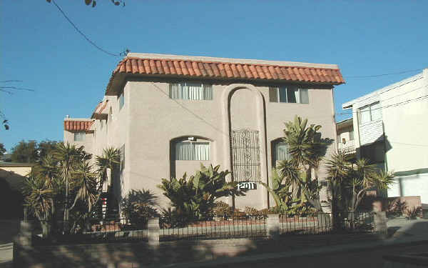 2011 Mathews Ave in Redondo Beach, CA - Building Photo