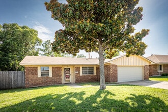 4708 NW Cheryl Blvd in Lawton, OK - Building Photo - Building Photo