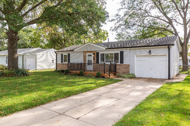 213 Highland Dr in Gretna, NE - Building Photo - Building Photo