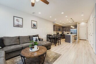 16259 E Elk Dr in Denver, CO - Foto de edificio - Building Photo