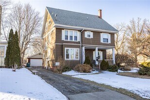 1609 Culver Rd in Rochester, NY - Building Photo