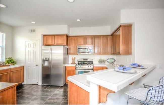 1400 Cobblestone Ln in Pomona, CA - Building Photo - Building Photo