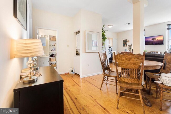 321 N Front St in Philadelphia, PA - Building Photo - Building Photo