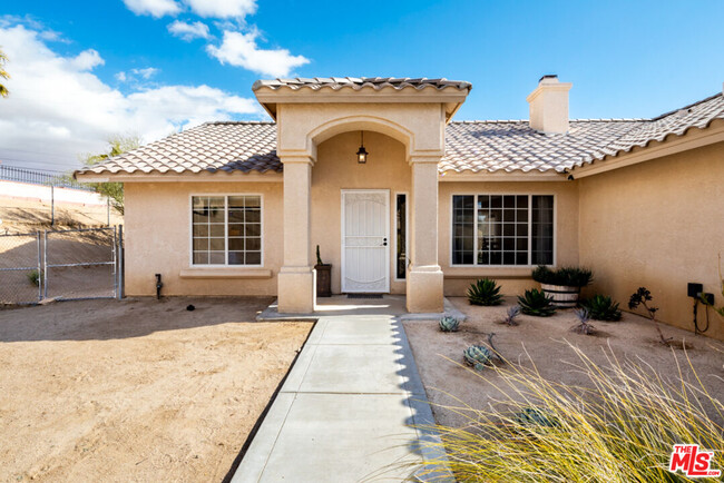 6427 Palo Alto Ave in Yucca Valley, CA - Building Photo - Building Photo