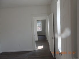 69 Yonkers Ave in Yonkers, NY - Building Photo