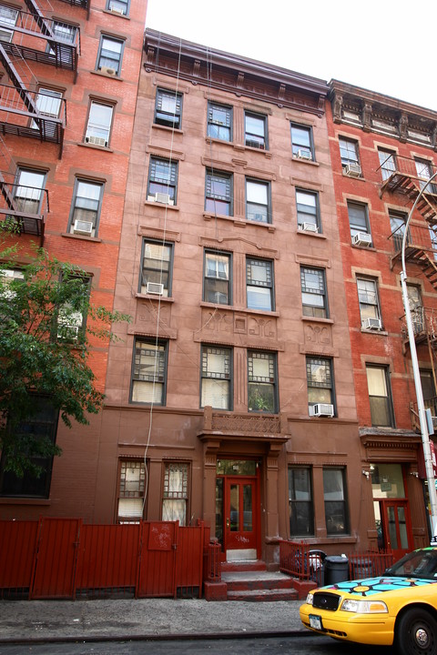 406 W 56th St in New York, NY - Building Photo