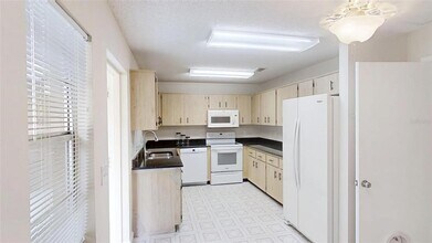 8666 SW 92nd Ln in Ocala, FL - Building Photo - Building Photo