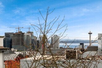 233 14th Ave E in Seattle, WA - Building Photo - Building Photo
