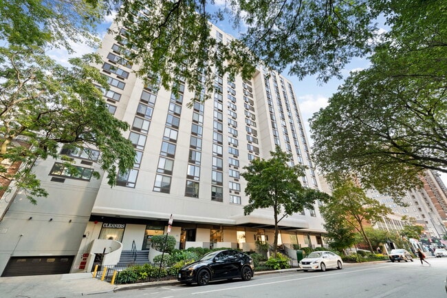 1221 N Dearborn St, Unit 1601 in Chicago, IL - Building Photo - Building Photo
