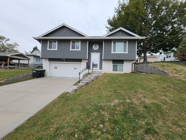 property at 5716 Hascall St