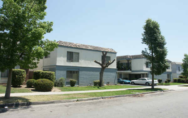 500 N Marguerita Ave in Alhambra, CA - Building Photo