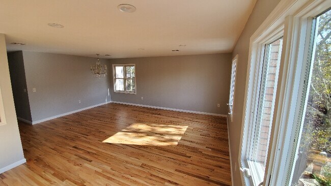 4 Dodd St-Unit -2 in Bloomfield, NJ - Building Photo - Building Photo