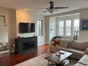 2243 N Lister Ave in Chicago, IL - Building Photo - Building Photo
