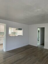 2543 Yorkshire Way, Unit 1 in Pomona, CA - Building Photo - Building Photo