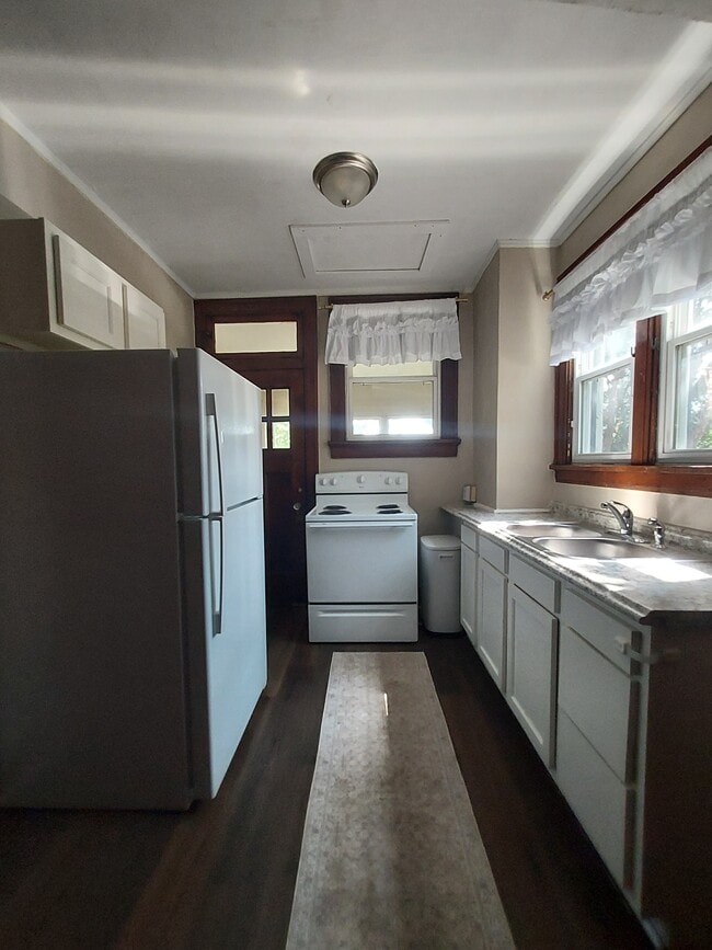 property at 9 Wyoming St