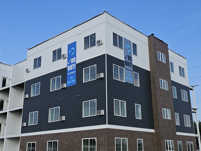 Creekside Apartment Homes in Cedar Rapids, IA - Foto de edificio - Building Photo