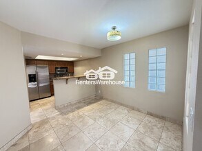 3235 E Camelback Rd in Phoenix, AZ - Foto de edificio - Building Photo