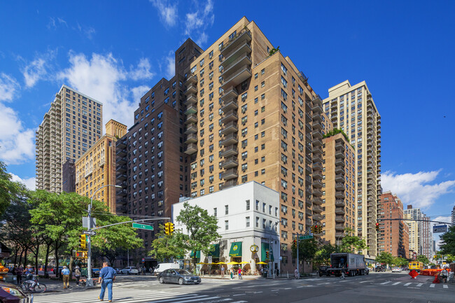 340 E 80th St in New York, NY - Foto de edificio - Building Photo