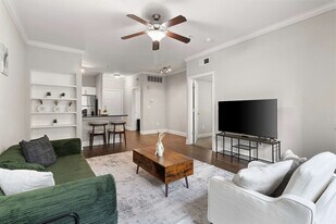 590 James Maxwell Rd in Atlanta, GA - Building Photo