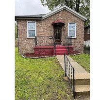 7316 Park Dr in St. Louis, MO - Building Photo