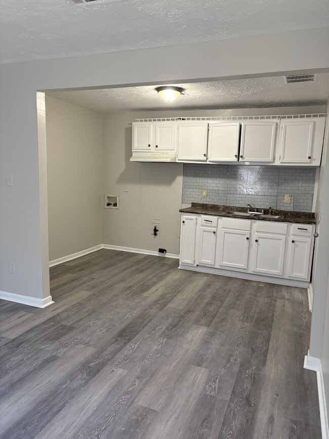 3879 Southmont Dr in Montgomery, AL - Building Photo - Building Photo