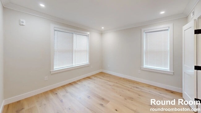 9 Everett St, Unit 4