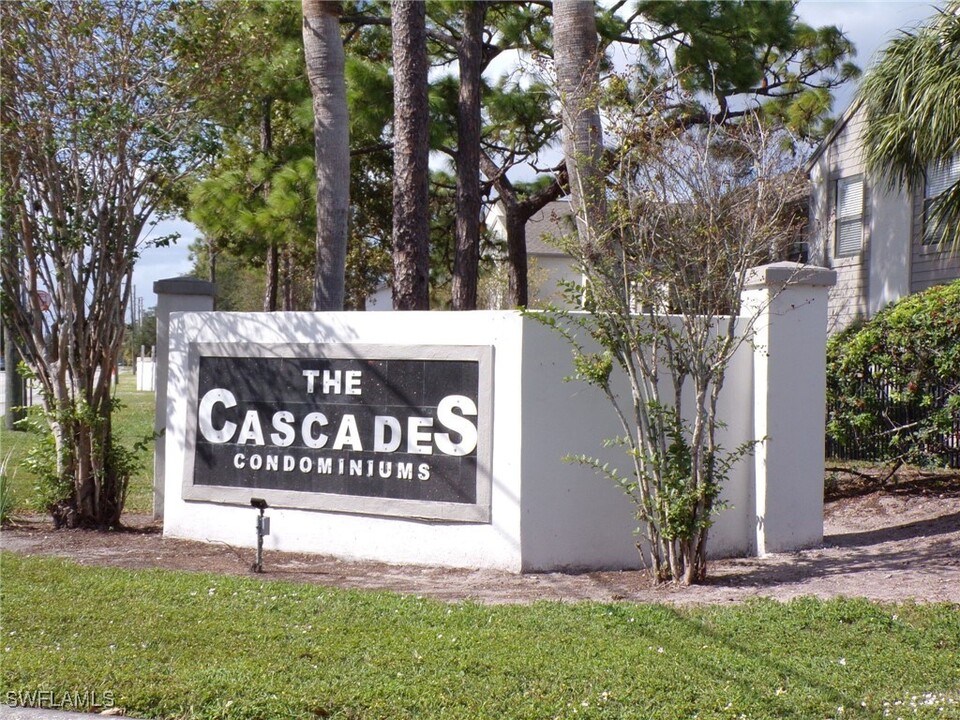 2031 Cascades Blvd in Kissimmee, FL - Building Photo