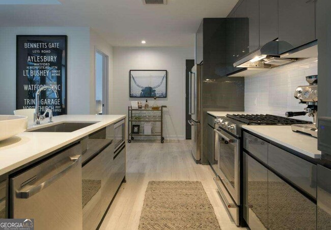 693 Peachtree St NE in Atlanta, GA - Building Photo - Building Photo