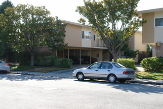 426 E 16th Ave in San Mateo, CA - Building Photo - Building Photo