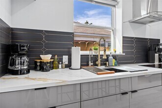 4206 Clay St in Houston, TX - Building Photo - Building Photo